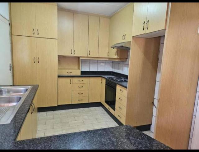 3 BEDROOM HOUSE FOR SALE IN ZAKARIYYA PARK